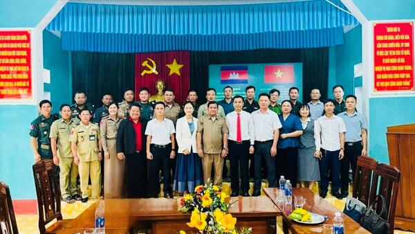 XÃ IA ĐAL TIẾP ĐÓN ĐOÀN CÔNG TÁC HUYỆN ĐUN MIA, TỈNH RATTANAKIRI, VƯƠNG QUỐC CAMPUCHIA THĂM VÀ LÀM VIỆC