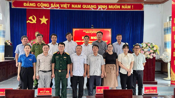Hội nghị công bố và trao Quyết định về công tác cán bộ.