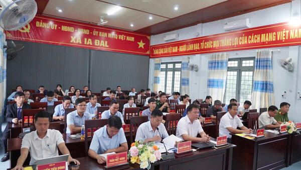 Hội nghị học tập, quán triệt các nghị quyết, chỉ thị, kết luận, quy định của Trung ương và Tỉnh ủy.