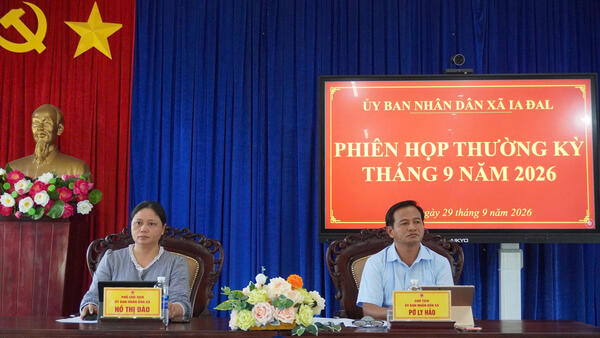 Họp phiên thường kỳ Ủy ban nhân dân xã tháng 9 năm 2026