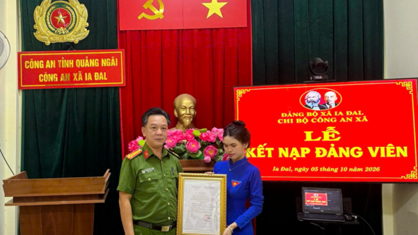 CHI BỘ CÔNG AN IA ĐAL KẾT NẠP ĐẢNG VIÊN MỚI